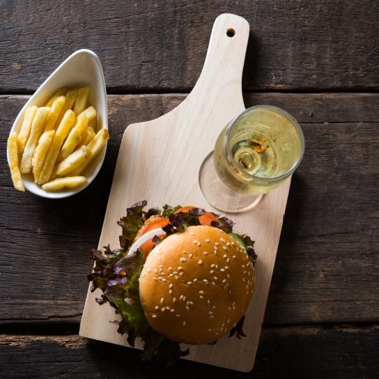 шампанське з картоплею фрі