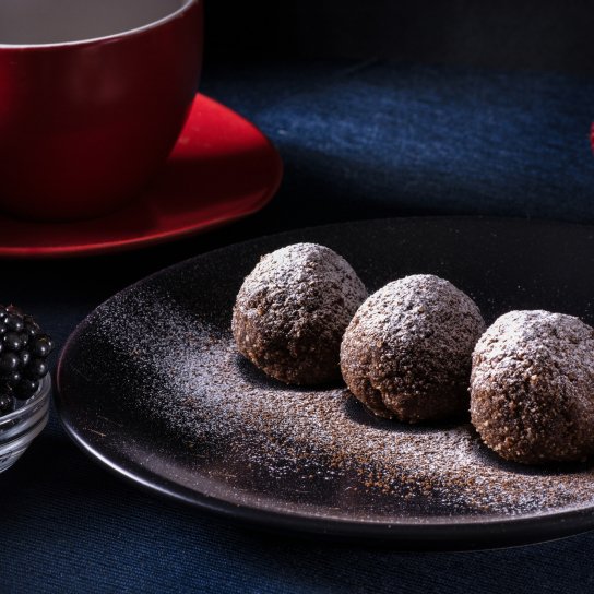 Шоколадні трюфелі з малиною та ожиною