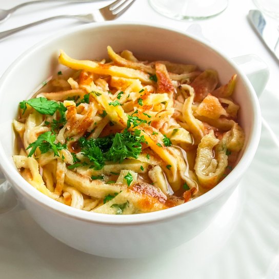 М'ясний бульйон з млинцями