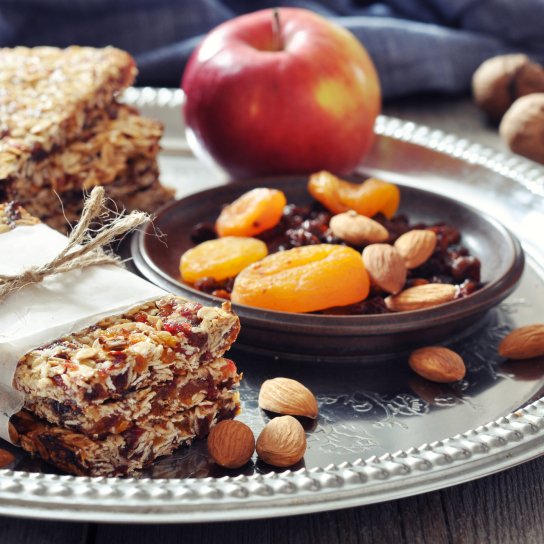 Батончики із сухофруктів і горіхів