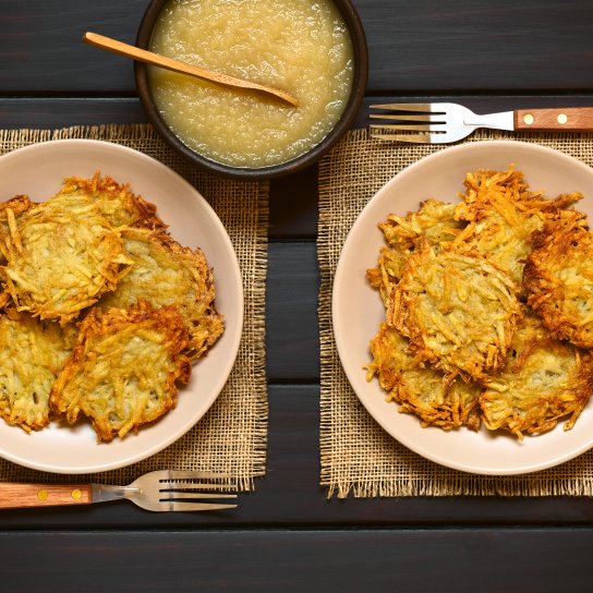 деруни з яблучним пюре