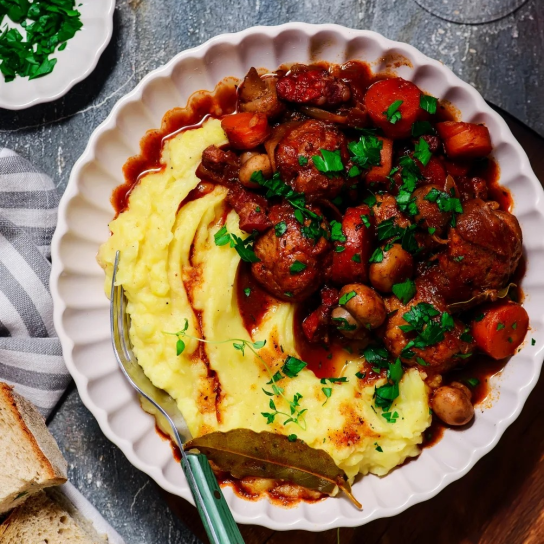 Прості тефтелі з курятини у вині