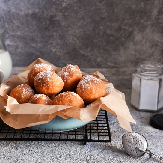 Сирні пончики