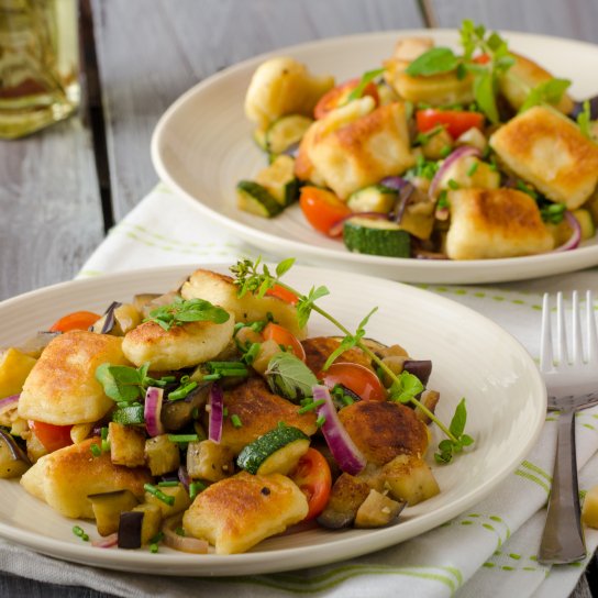 Смажені ньокі з овочами