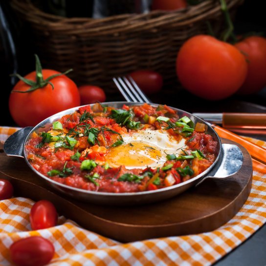 яєчня з овочами та зеленню