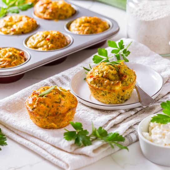 Кекси з зеленню і часником