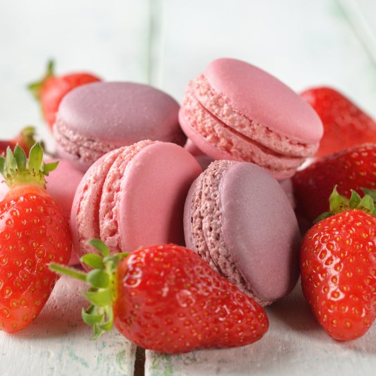 Полуничні макарони
