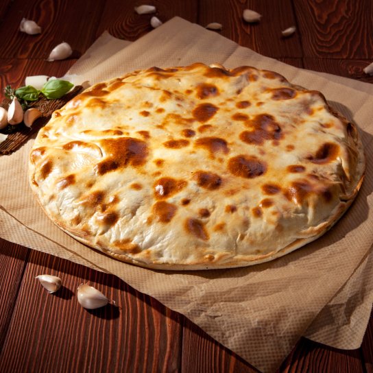 Закрытый пирог с моцареллой