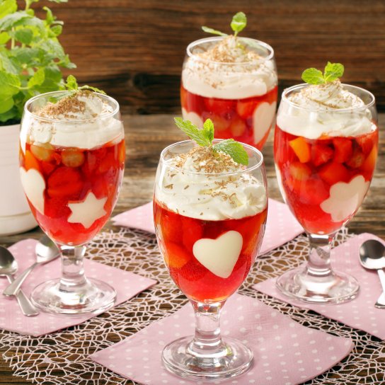 Желейний десерт з виноградом