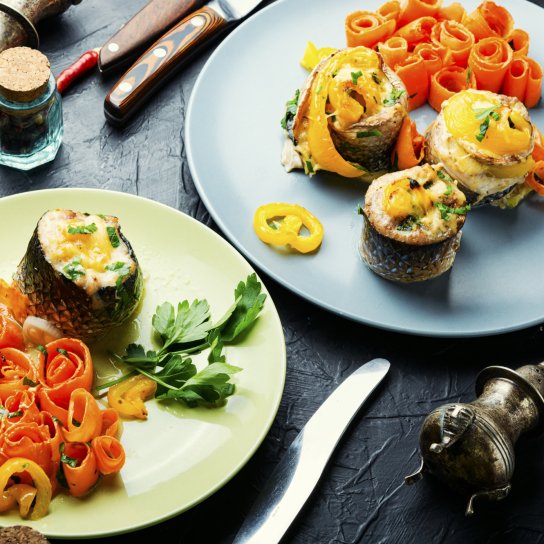 Запечені рибні рулетики з сиром