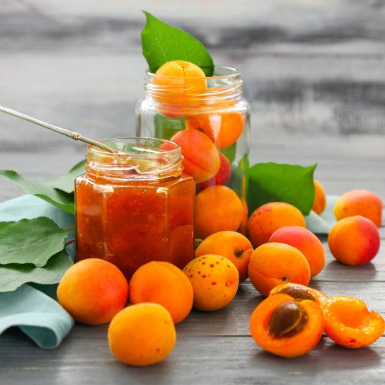 Абрикосове варення на сковороді