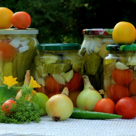 Консервоване овочеве асорті