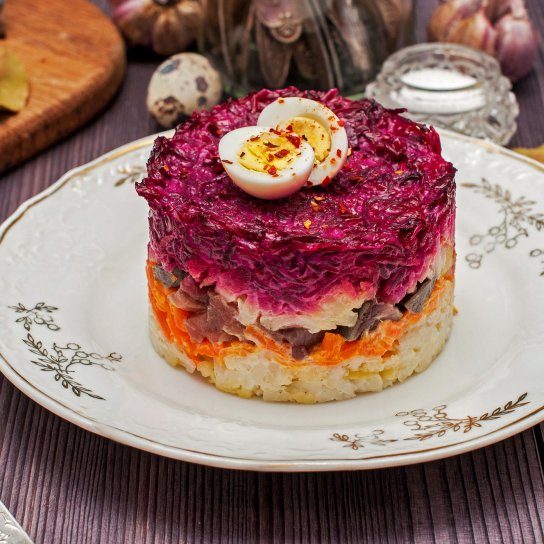 Салат із оселедця, буряку, моркви і картоплі