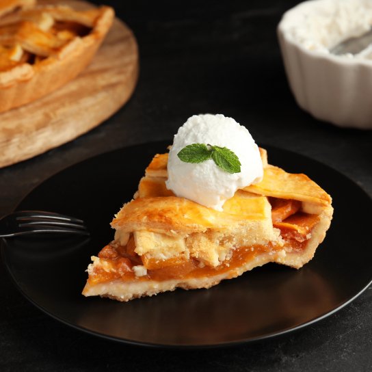 Тарт з нектарином і франжипаном