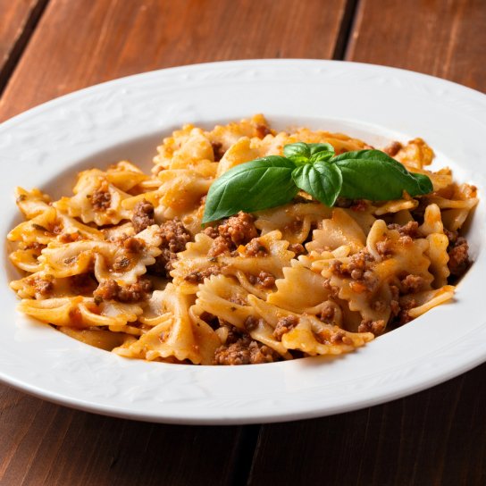 Макарони з фаршем і грибами