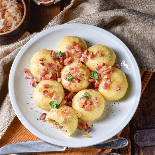 Картопляні кнедлі з сушеними грибами