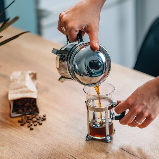 Як правильно заварити каву у френч-пресі