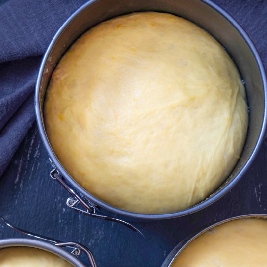 Паски у формах