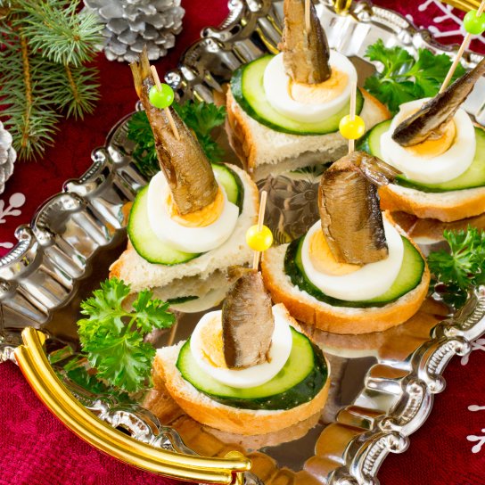 канапки зі шпротами