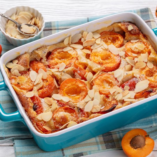 Абрикосовий пиріг з мигдалем