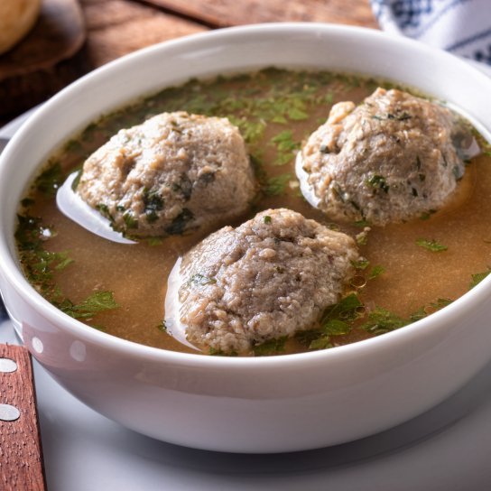 Суп з печінковими кнедликами