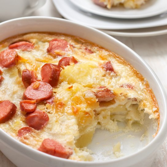 Гратен з ковбасками і сиром