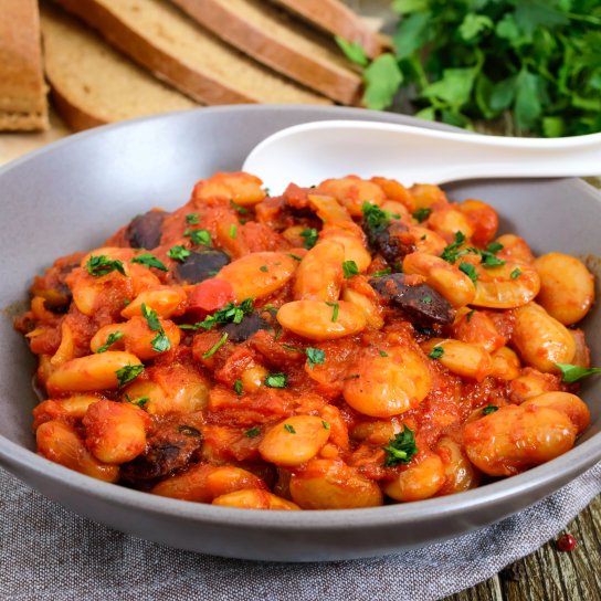 Тушкована квасоля з часником