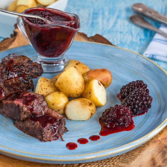 Соус до м'яса з ожини