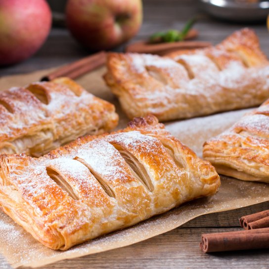 Яблучні слойки із джемом