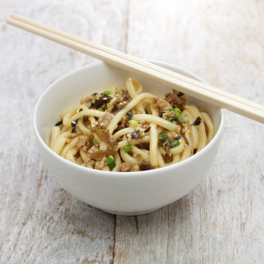 Локшина з арахісом