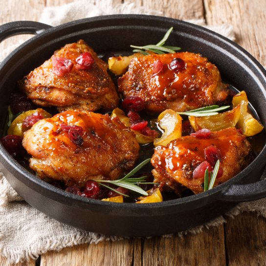 Куриные окорочка с копченой грудинкой