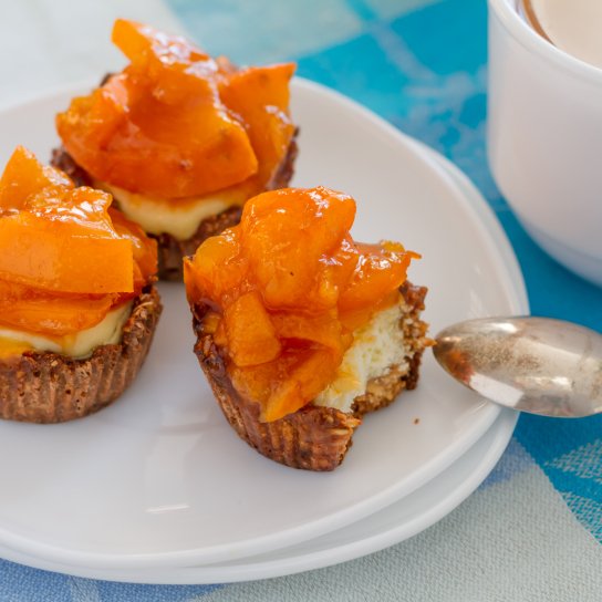 Тарталетки з хурмою і заварним кремом