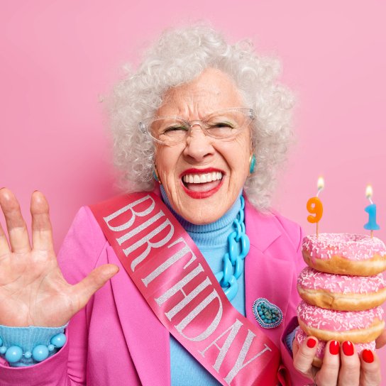 Літня жінка