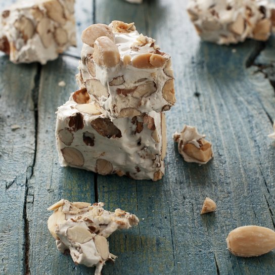 Біла шоколадна нуга