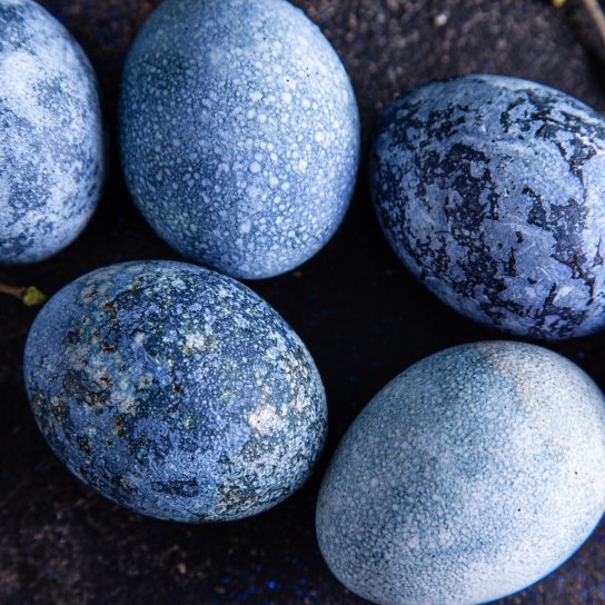 Як зробити сині крашанки