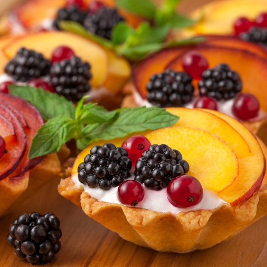 Тарталетки с персиками