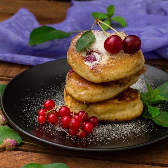 Оладки з вишнями