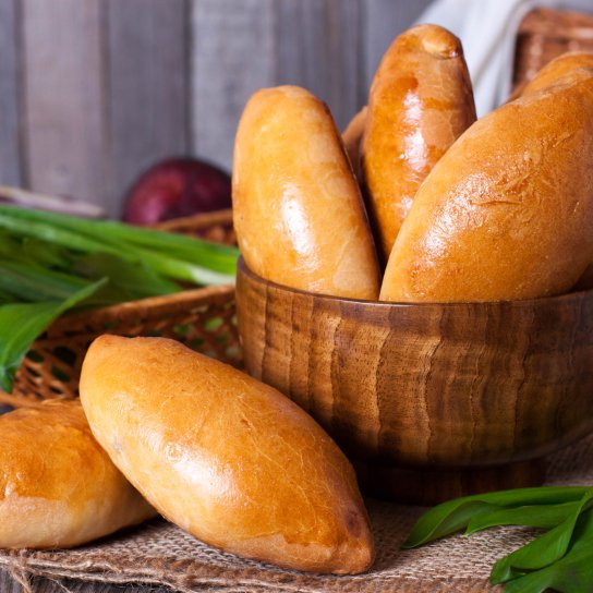 Дріжджові пиріжки з яйцями від Дарії Цвєк