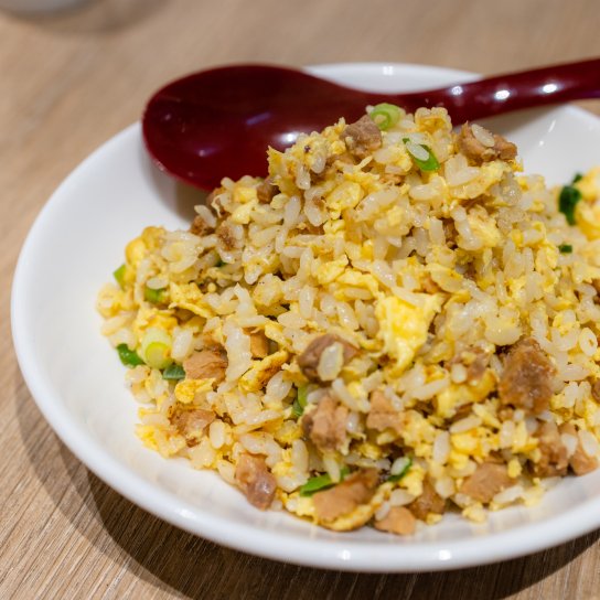 Ароматний рис з яйцями та сиром