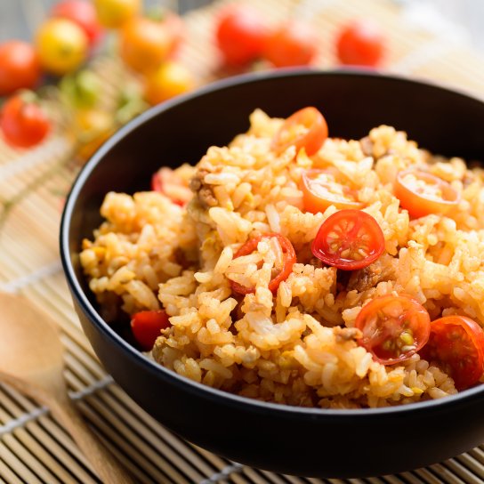 Рис з помідорами та моцарелою