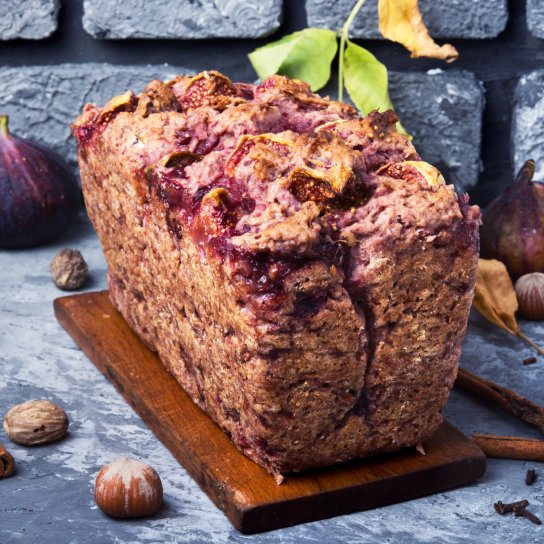 Кекс з інжиром і волоськими горіхами