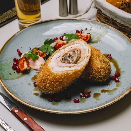 М'ясні рулети з начинкою