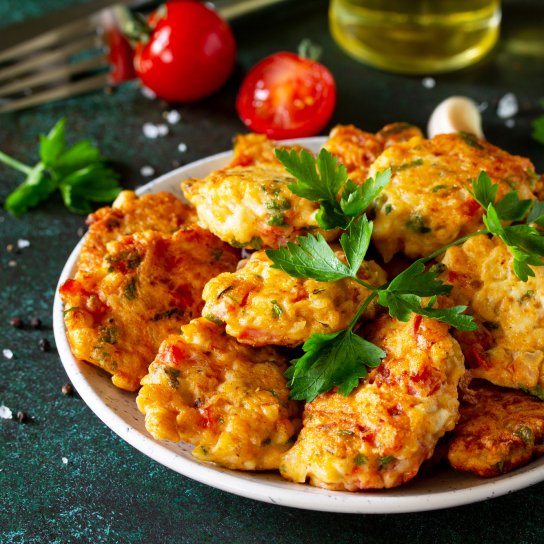 Курячі котлети з томатами