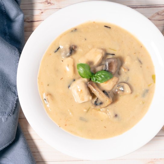 Суп з білими грибами та плавленим сиром