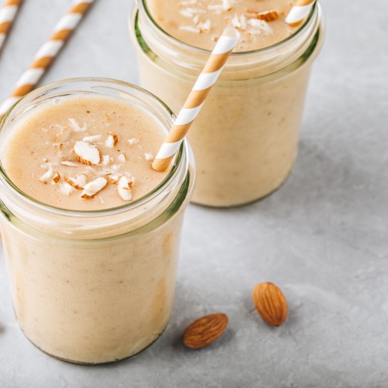 Безалкогольний мигдальний коктейль