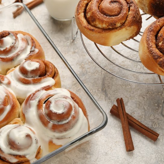 Сінабони з корицею та кремом