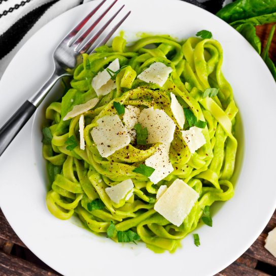 Домашні шпинатні макарони