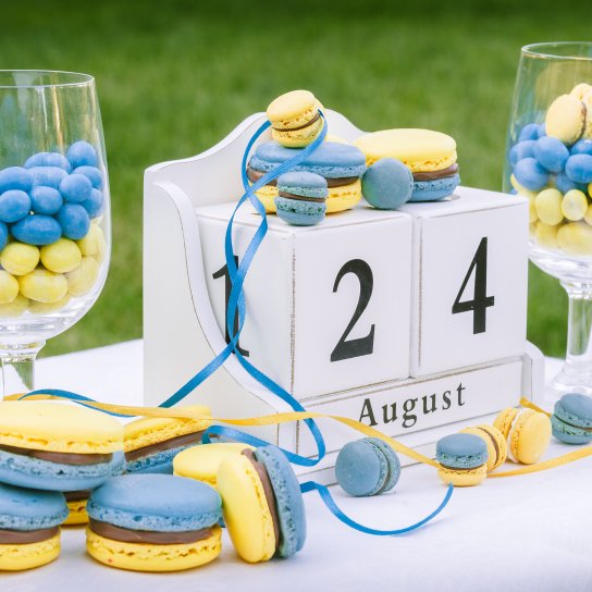 жовто-блакитні десерти