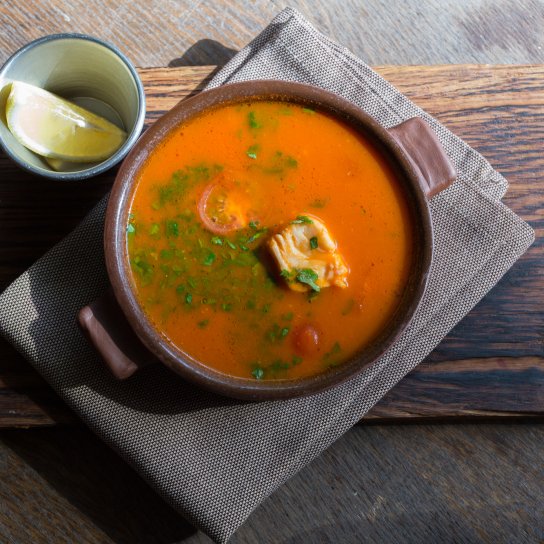 Томатний суп з тунцем