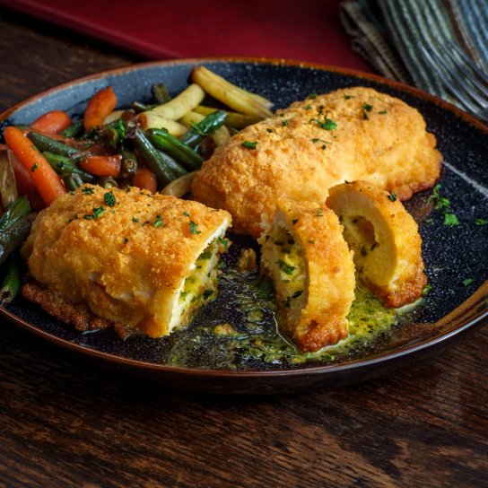 Куряча грудка в паніровці і з начинкою